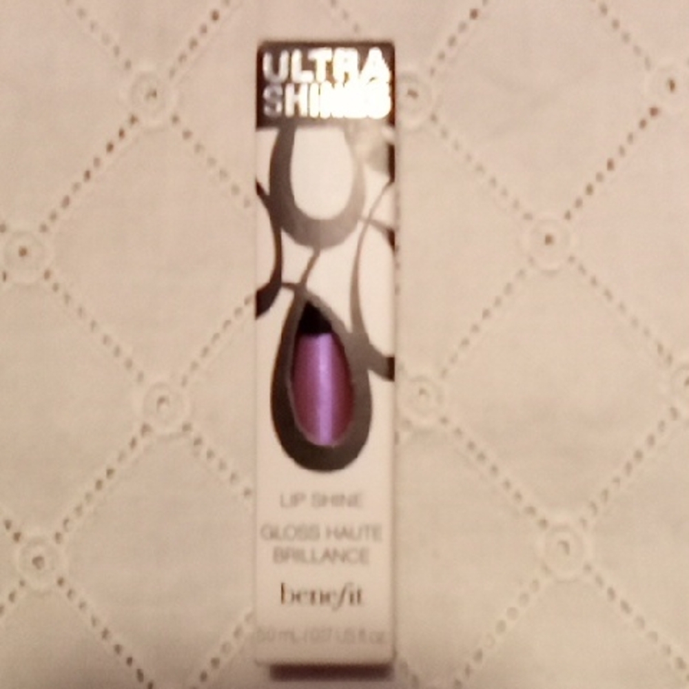 Benefit Lip Shine